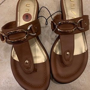 Women’s sandals